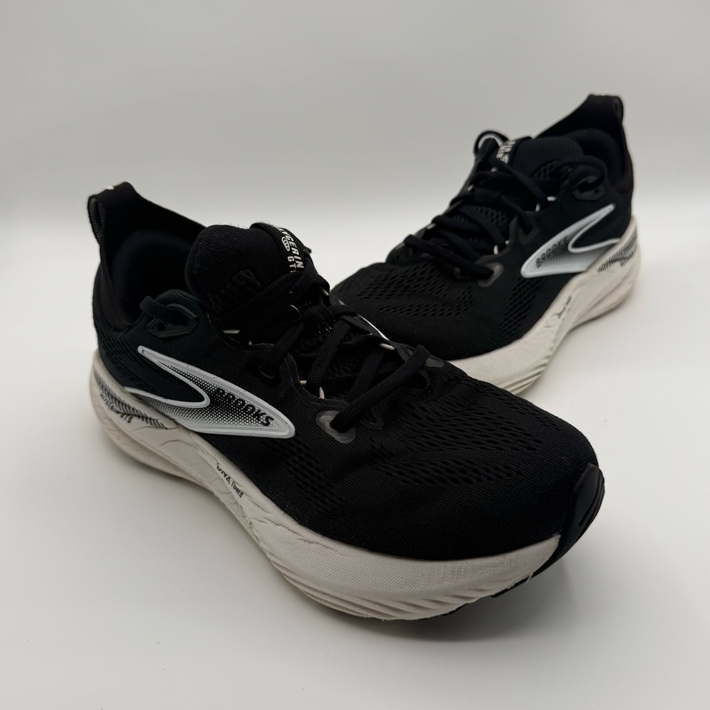 Brooks Glycerin 22 GTS Women’s Black and White running Shoes